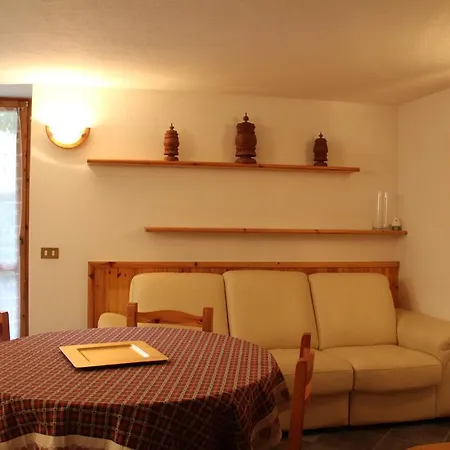 In Perfetto Stile Valdostano Apartment *